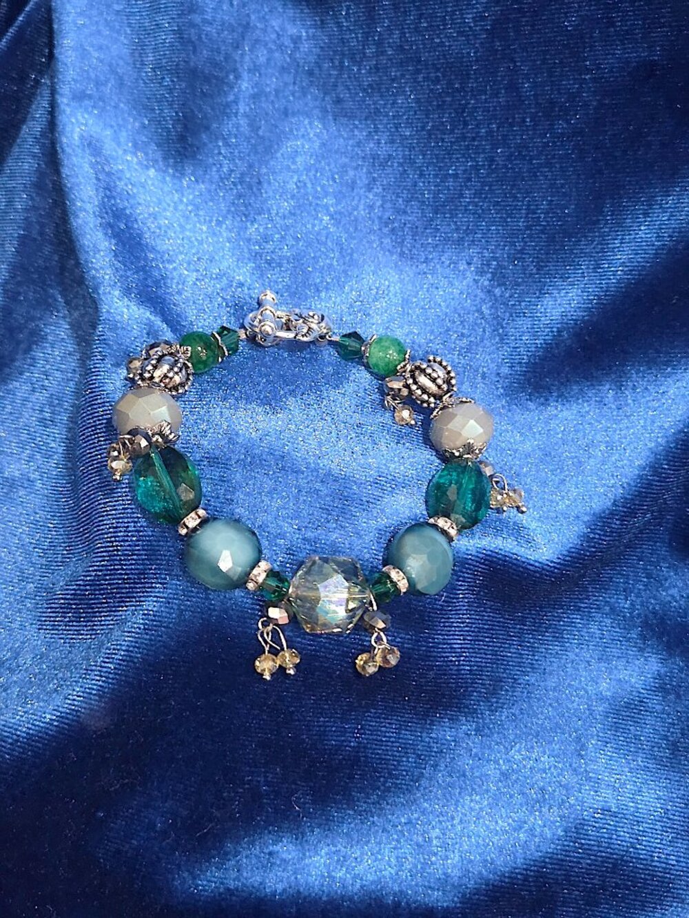 4U By Chelle Crystal, Glass, Antique Metal Beaded Bracelet